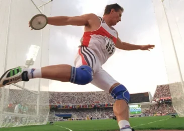 ¿por que las zapatillas de lanzamiento de disco peso o martillo no llevan clavos?|Zapatillas para lanzamientos de peso